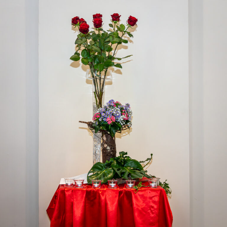 liturgisch-bloemstuk-martinuskerk-website-pkn-markelo-fotostudio-FSMW_20260424-4504
