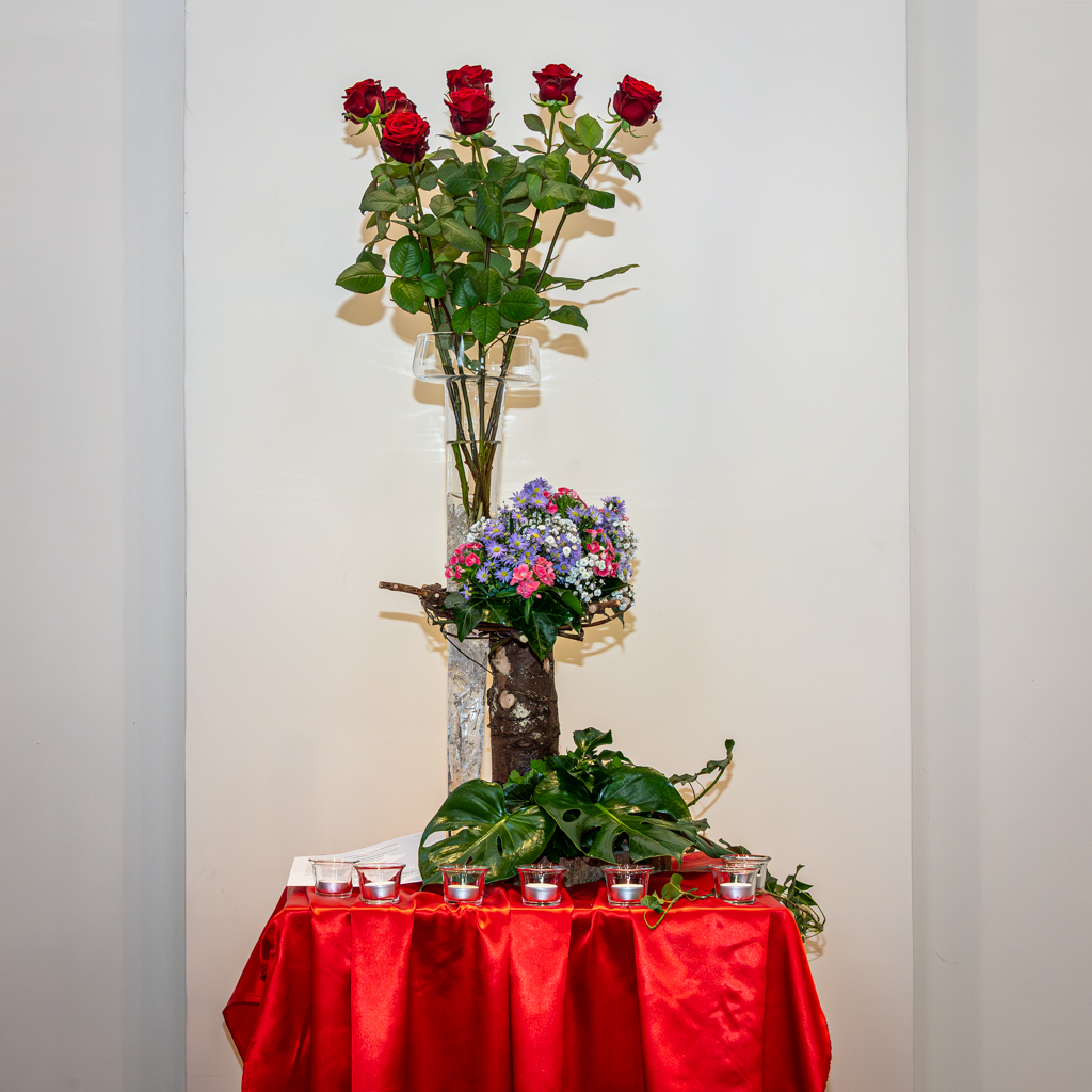 liturgisch-bloemstuk-martinuskerk-website-pkn-markelo-fotostudio-FSMW_20260424-4504
