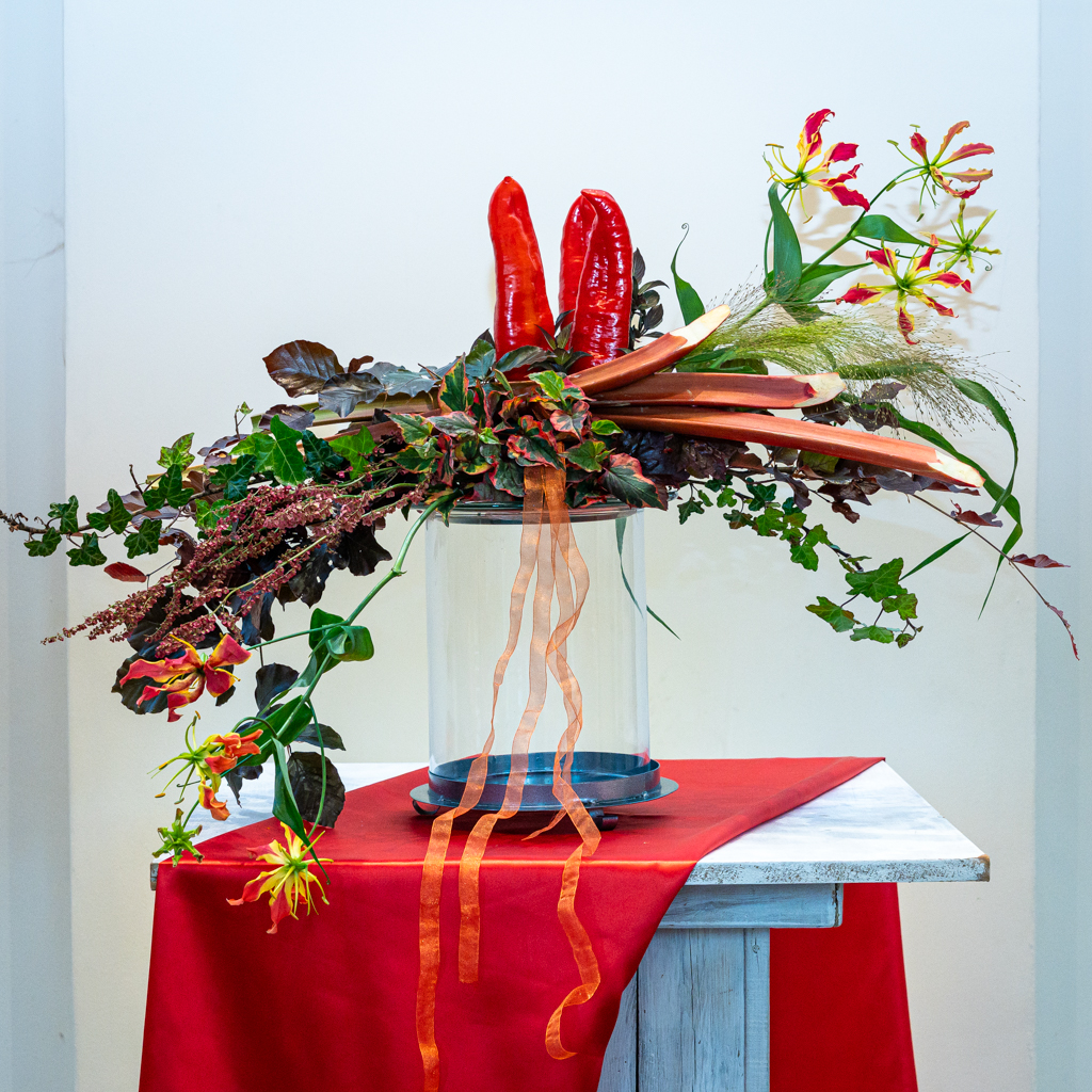 liturgisch-bloemstuk-pinksteren-martinuskerk-website-pkn-markelo-fotostudio-FSMW_20260522-6199